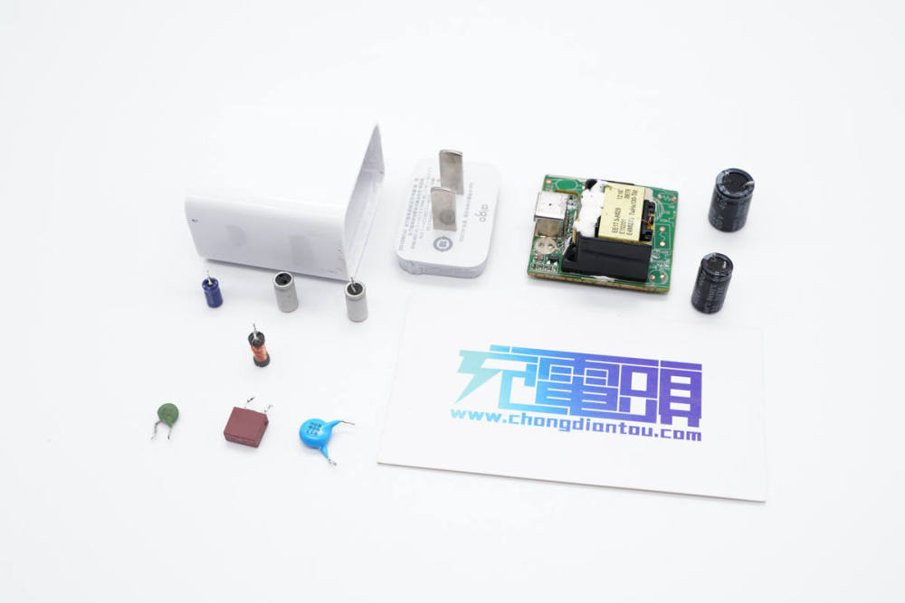 小米无线充电器选购指南：告别线缆束缚，享受20W快充与多设备同时充电的便捷体验